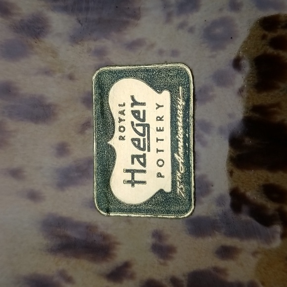 Royal Haeger Pottery Leopard 75th Anniversary Planter - Picture 4 of 15